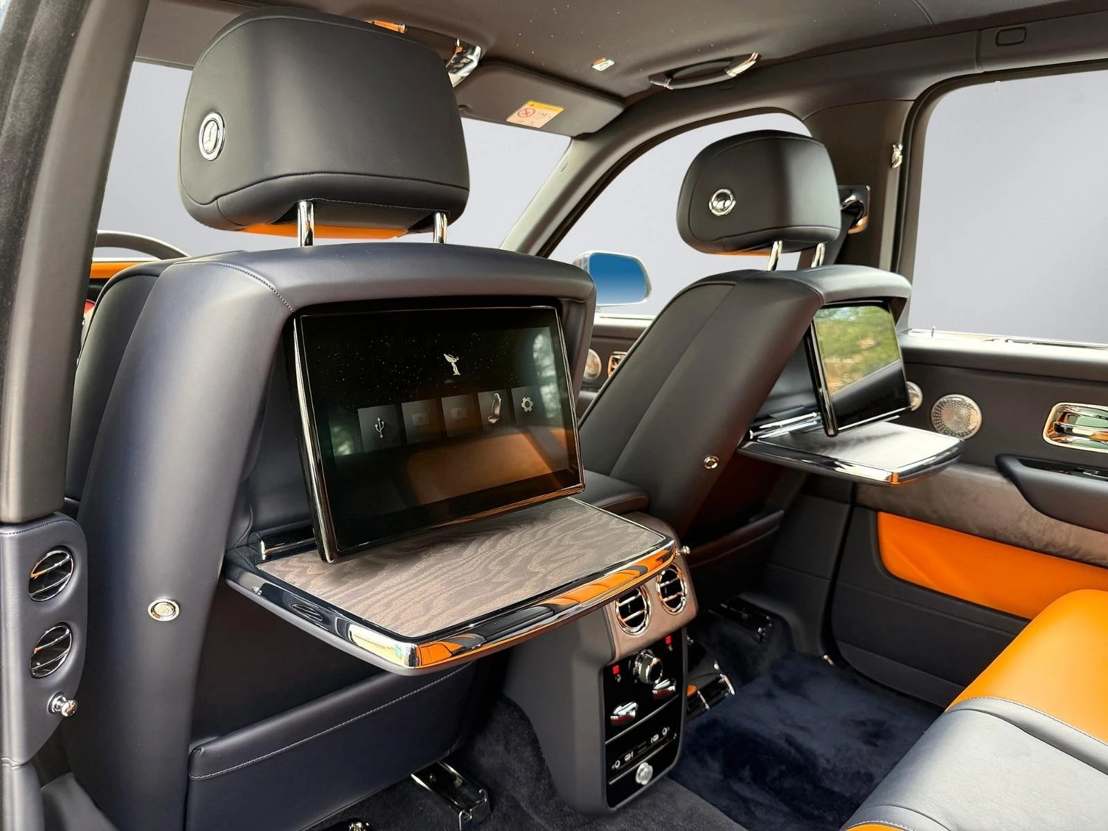 Rolls-Royce Cullinan SHOOTING STAR / BESPOKE / REAR THEATRE / 23 /  | Mobile.bg � ����������� 15