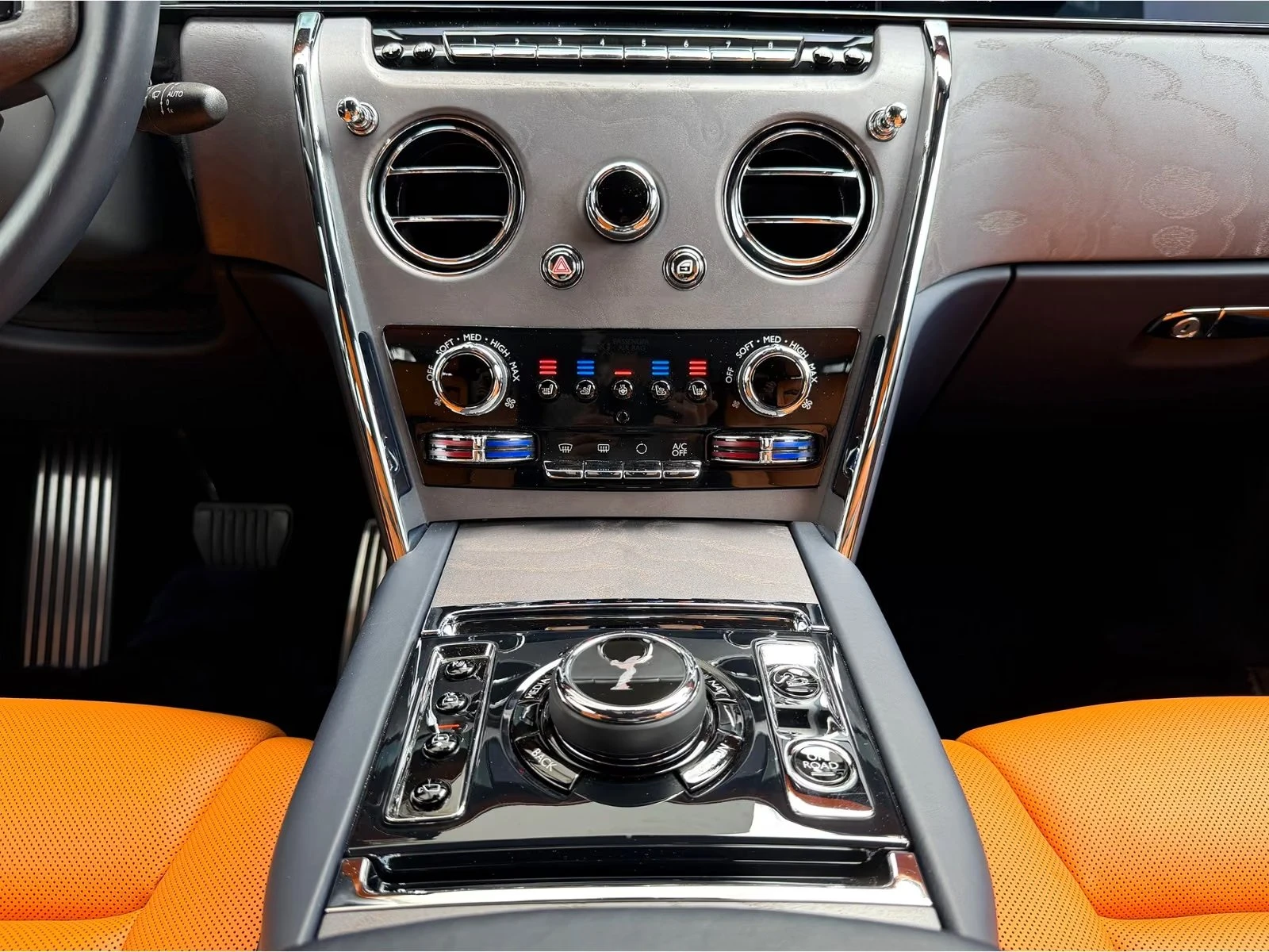 Rolls-Royce Cullinan SHOOTING STAR / BESPOKE / REAR THEATRE / 23 /  | Mobile.bg � ����������� 10