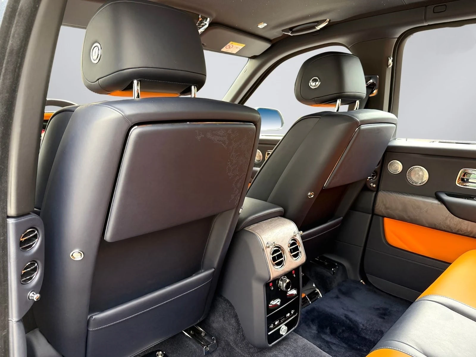 Rolls-Royce Cullinan SHOOTING STAR / BESPOKE / REAR THEATRE / 23 /  | Mobile.bg � ����������� 16