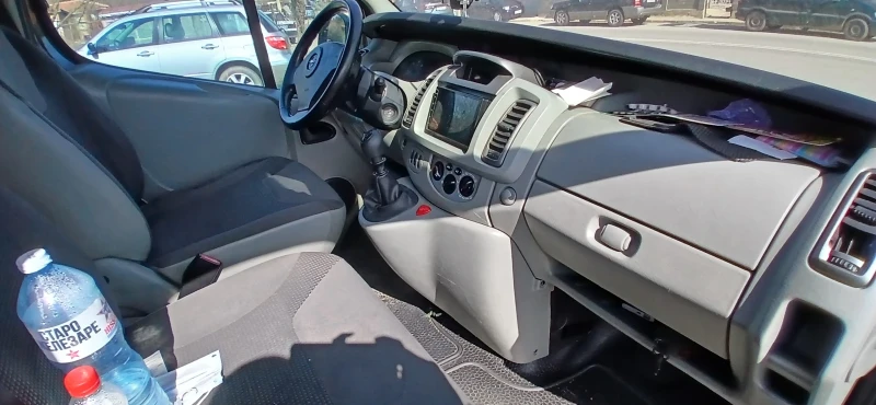 Opel Vivaro, снимка 8 - Бусове и автобуси - 52669429