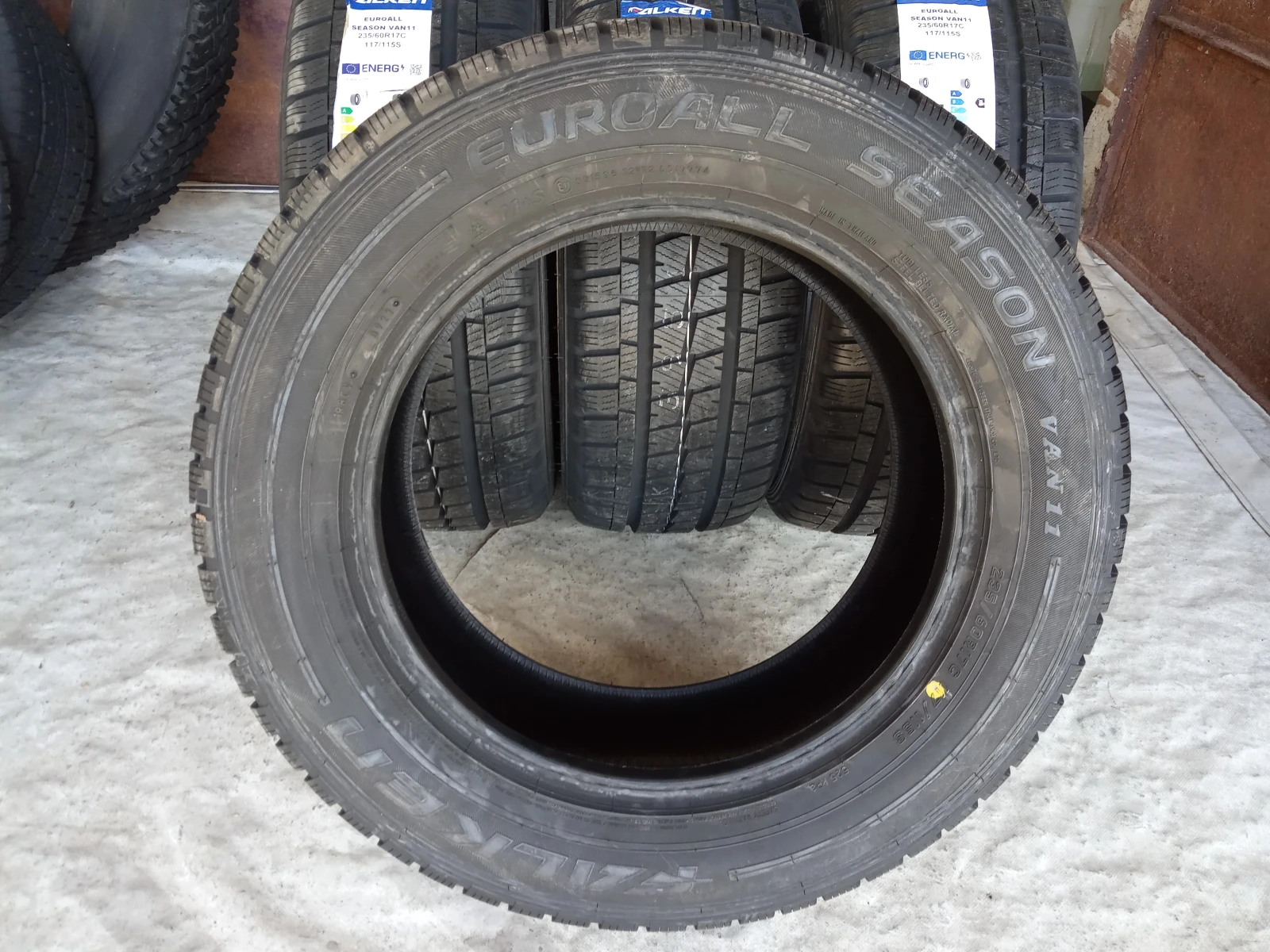  235/60R17 | Mobile.bg   5