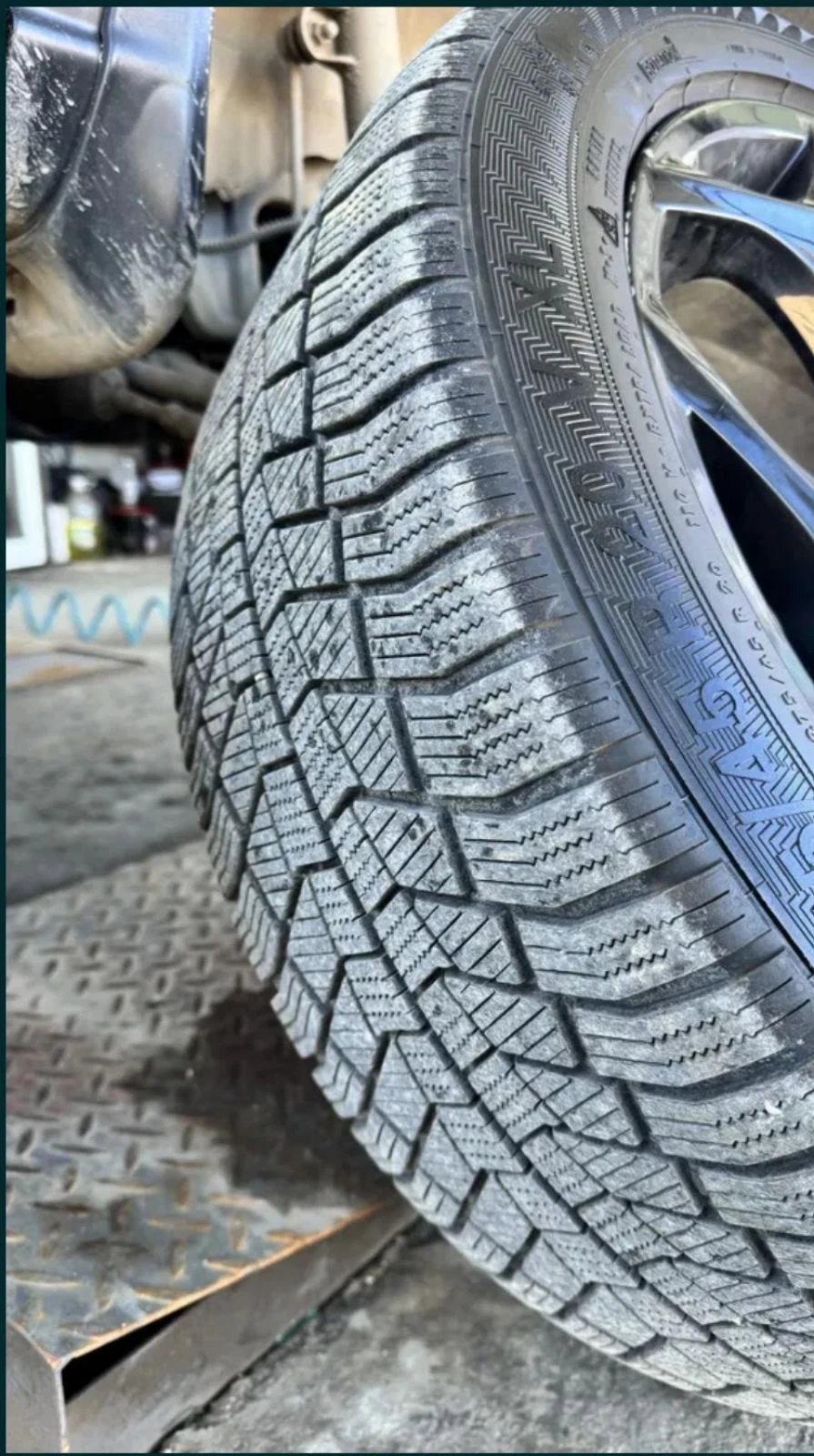 Гуми с джанти Gislaved 275/45R20, снимка 2 - Гуми и джанти - 56039462