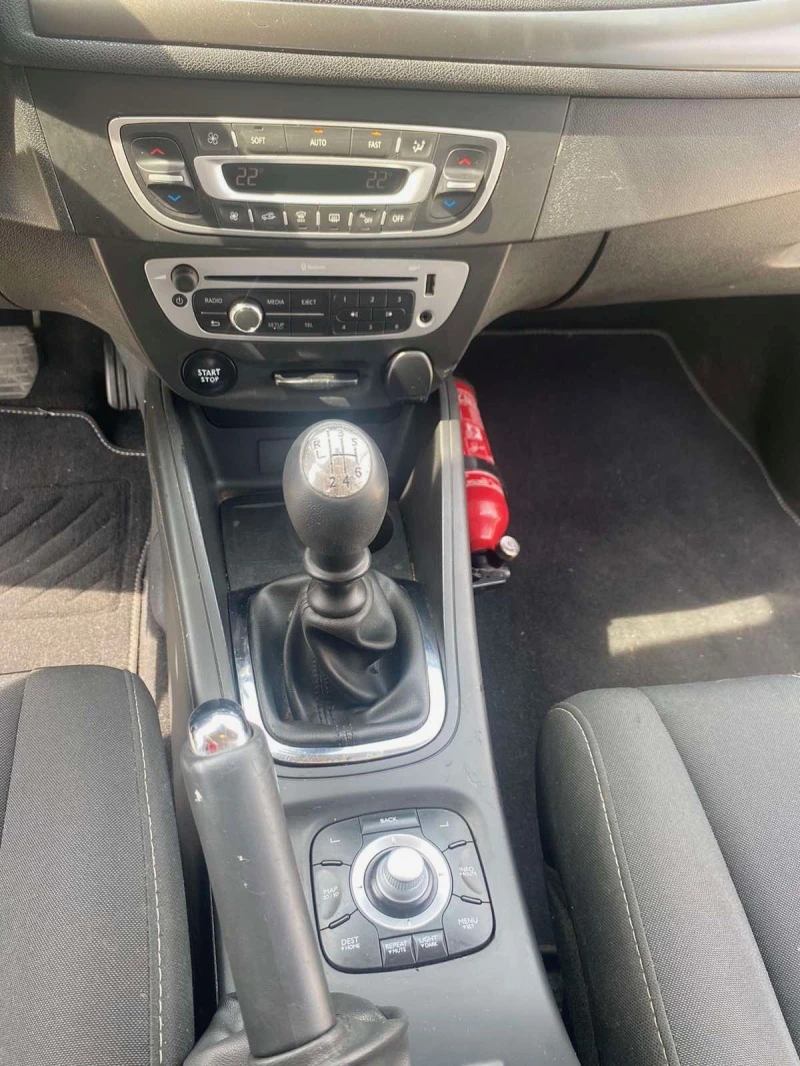 Renault Megane, снимка 8 - Автомобили и джипове - 45091556