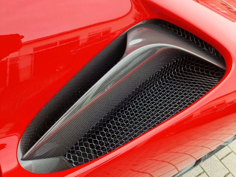 Ferrari SF 90 Stradale = Carbon Interior & Exterior=  Гаранция, снимка 11 - Автомобили и джипове - 47002975