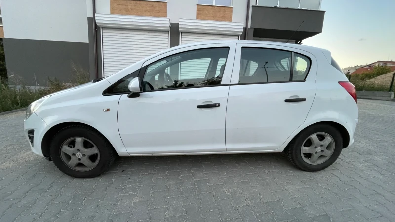 Opel Corsa, снимка 2 - Автомобили и джипове - 47779661