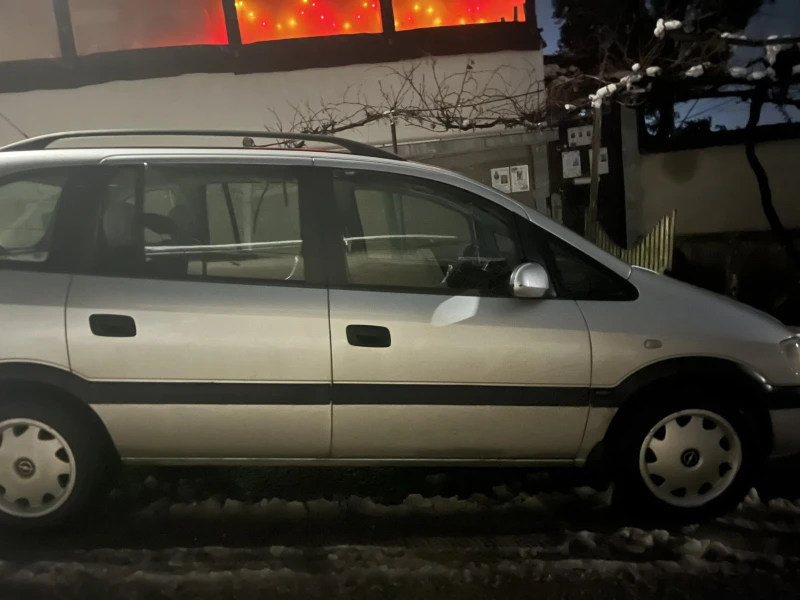 Opel Zafira, снимка 4 - Автомобили и джипове - 48493024