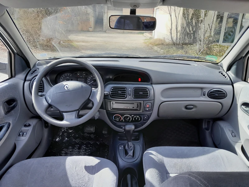 Renault Megane 1.6 16v, снимка 13 - Автомобили и джипове - 49459085