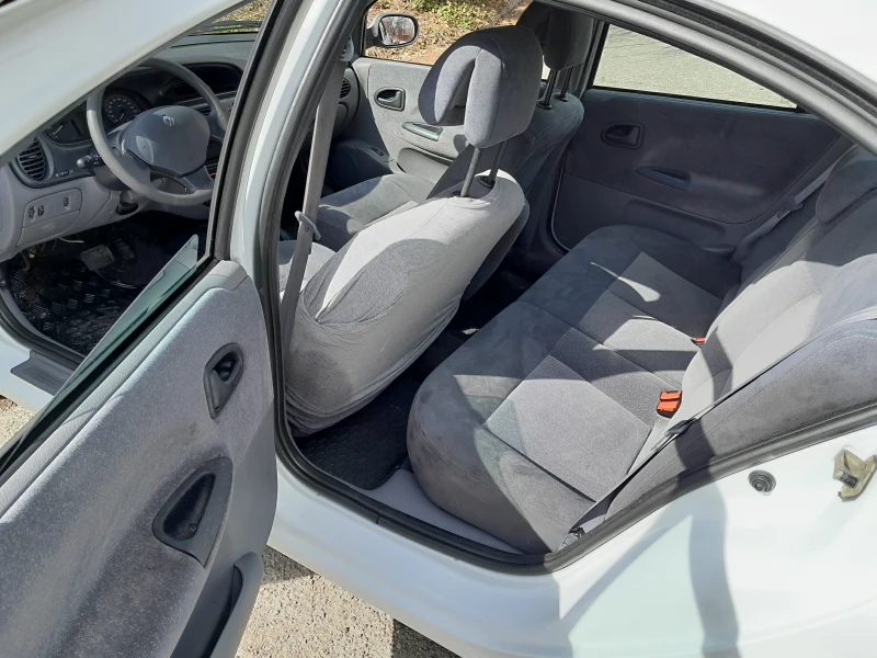 Renault Megane 1.6 16v, снимка 9 - Автомобили и джипове - 49459085