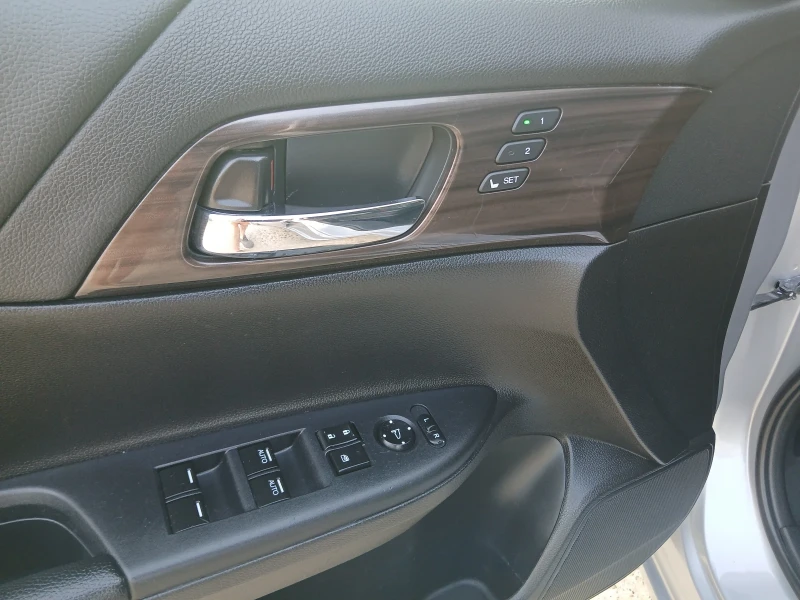 Honda Accord V6 3.5 бензин, снимка 13 - Автомобили и джипове - 52678353