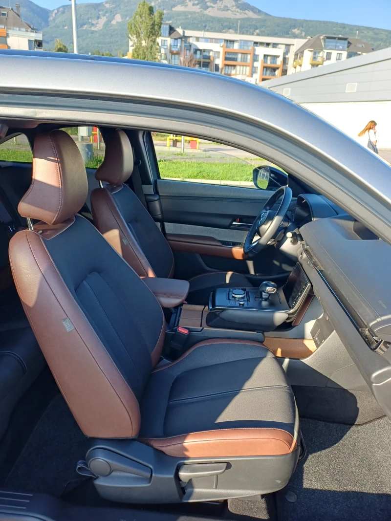 Mazda MX-30, снимка 5 - Автомобили и джипове - 51927670