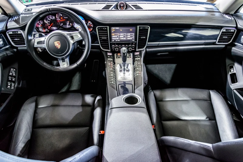 Porsche Panamera Platinium Edition Sport, снимка 10 - Автомобили и джипове - 52659690