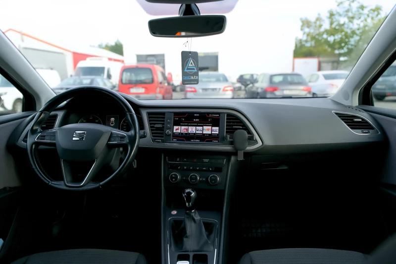 Seat Leon 1.6 TDI, снимка 2 - Автомобили и джипове - 52394397