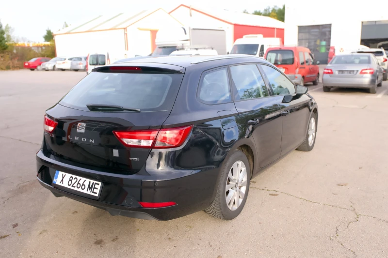 Seat Leon 1.6 TDI, снимка 5 - Автомобили и джипове - 52394397