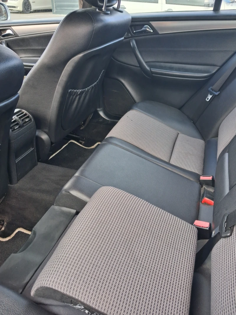 Mercedes-Benz C 320 Sport edition, снимка 3 - Автомобили и джипове - 52793921