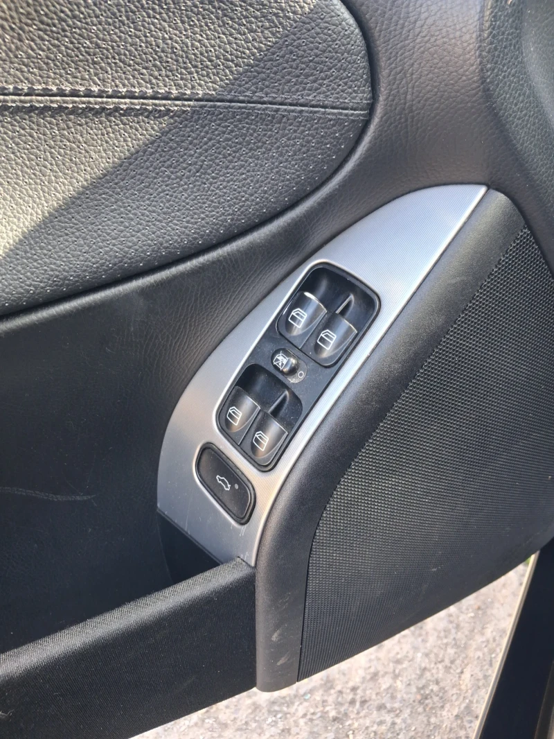 Mercedes-Benz C 320 Sport edition, снимка 15 - Автомобили и джипове - 52793921