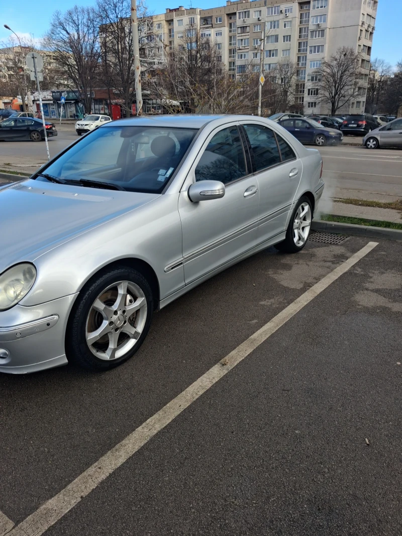 Mercedes-Benz C 320 Sport edition, снимка 9 - Автомобили и джипове - 52793921