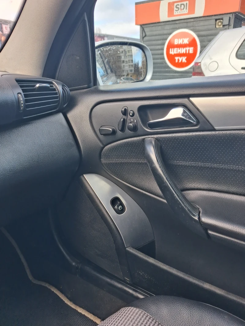 Mercedes-Benz C 320 Sport edition, снимка 5 - Автомобили и джипове - 52793921
