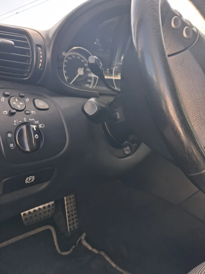 Mercedes-Benz C 320 Sport edition, снимка 17 - Автомобили и джипове - 52793921