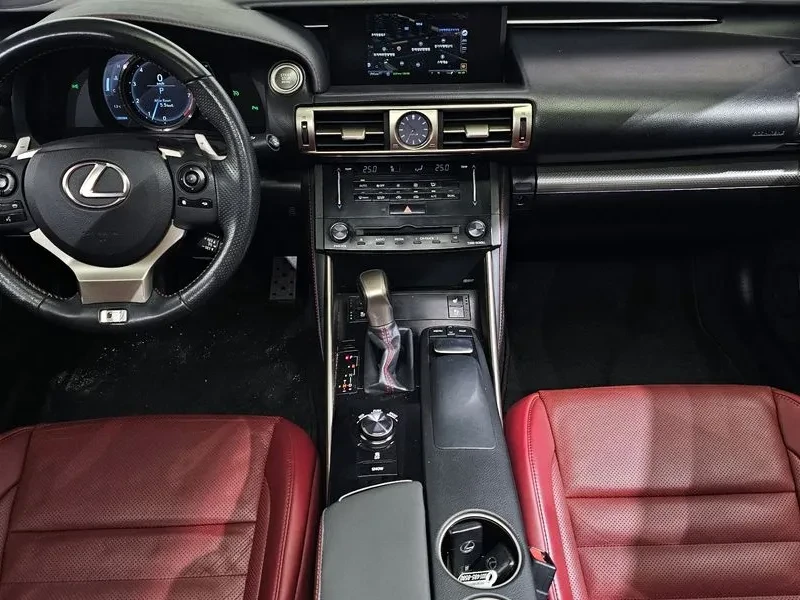 Lexus IS 250 F-Sport XE30, снимка 3 - Автомобили и джипове - 55526275
