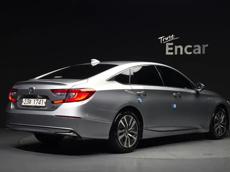 Honda Accord 2.0 Hybrid - САМО 30% АВАНС!, снимка 2 - Автомобили и джипове - 55660046