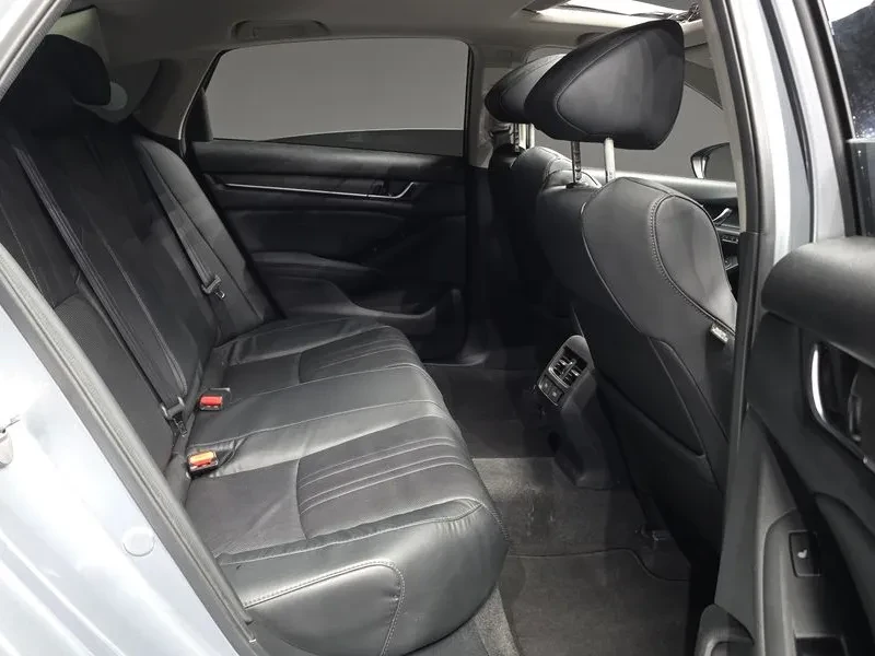 Honda Accord 2.0 Hybrid - САМО 30% АВАНС!, снимка 12 - Автомобили и джипове - 55660046