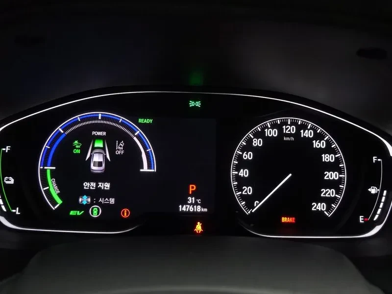 Honda Accord 2.0 Hybrid - САМО 30% АВАНС!, снимка 8 - Автомобили и джипове - 55660046