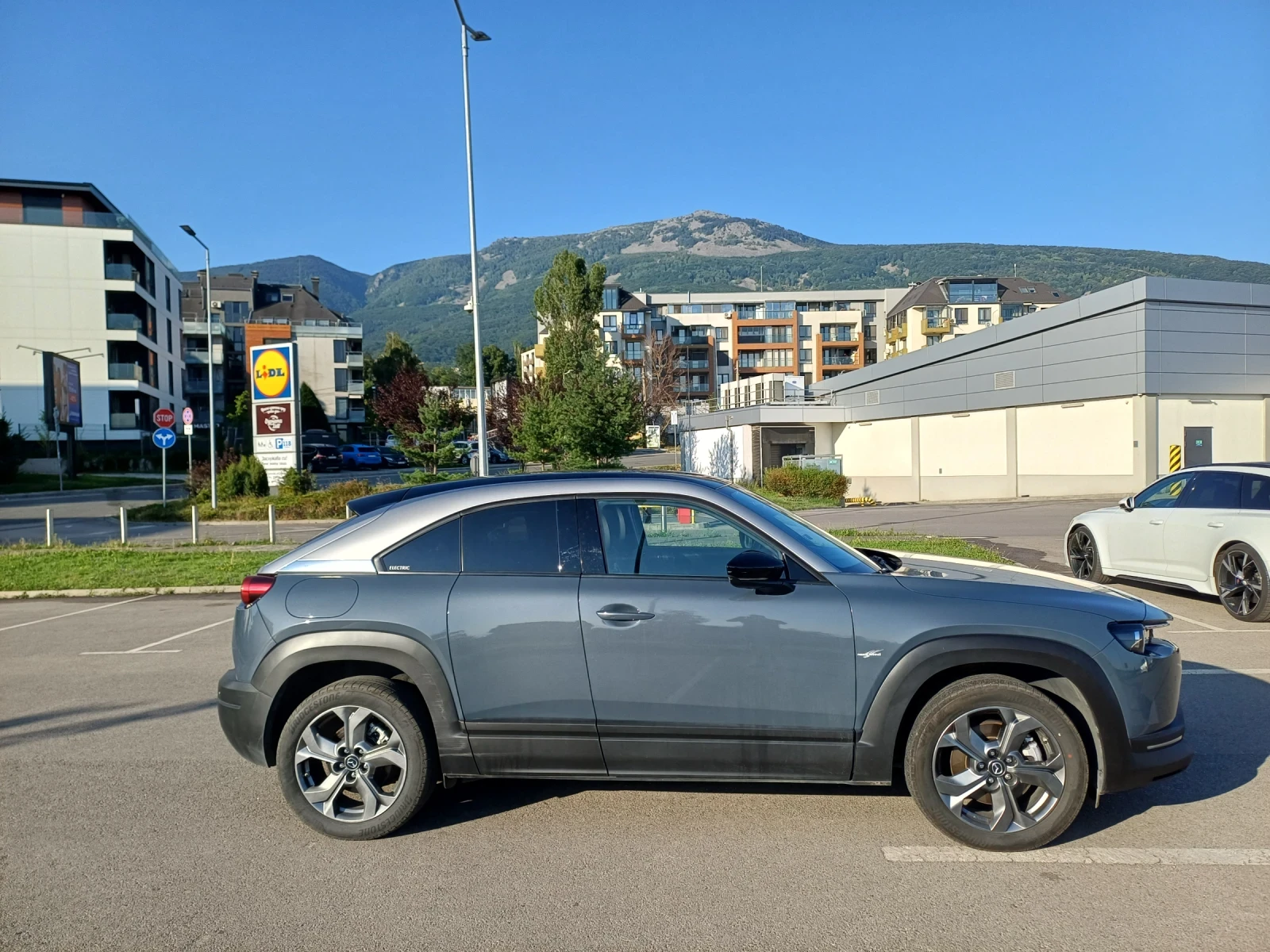 Mazda MX-30  - изображение 3