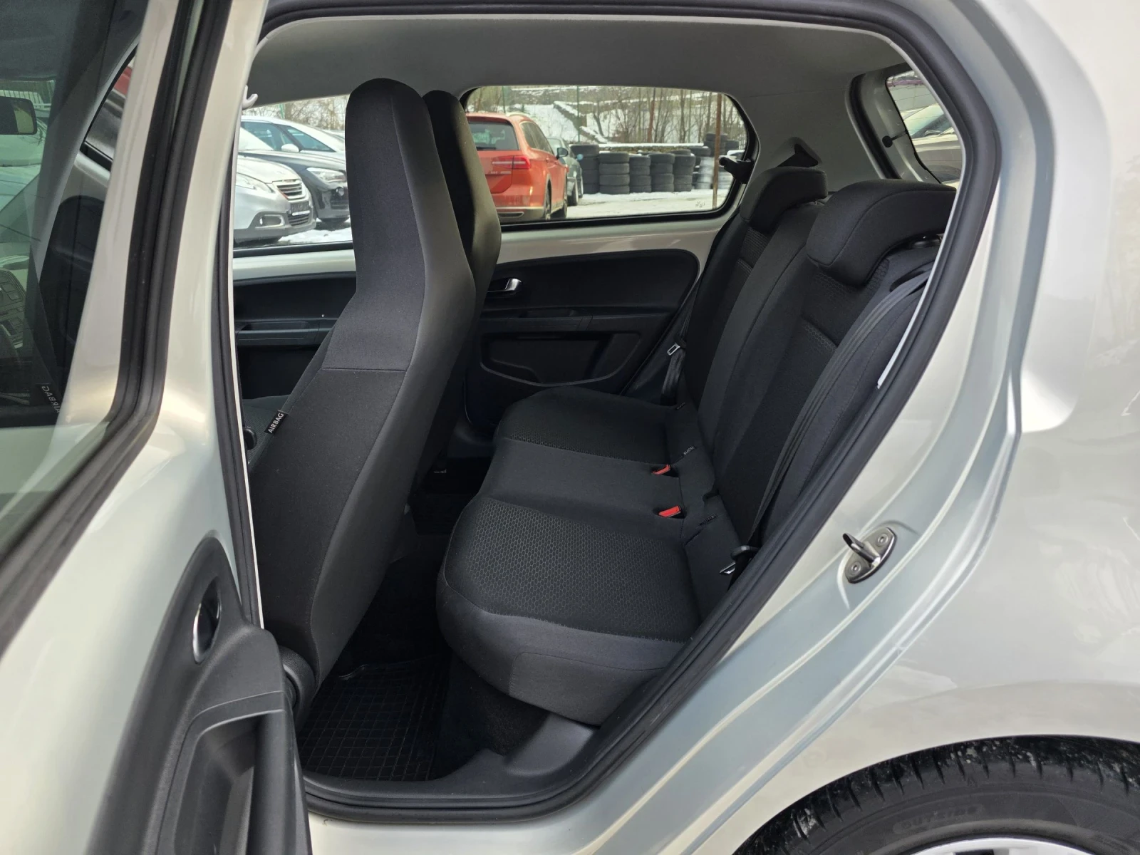 Seat Mii Chili 1.0 i 75 К.С. НАВИ / ПАРКТРОНИК / ТЕМПОМАТ  - изображение 9