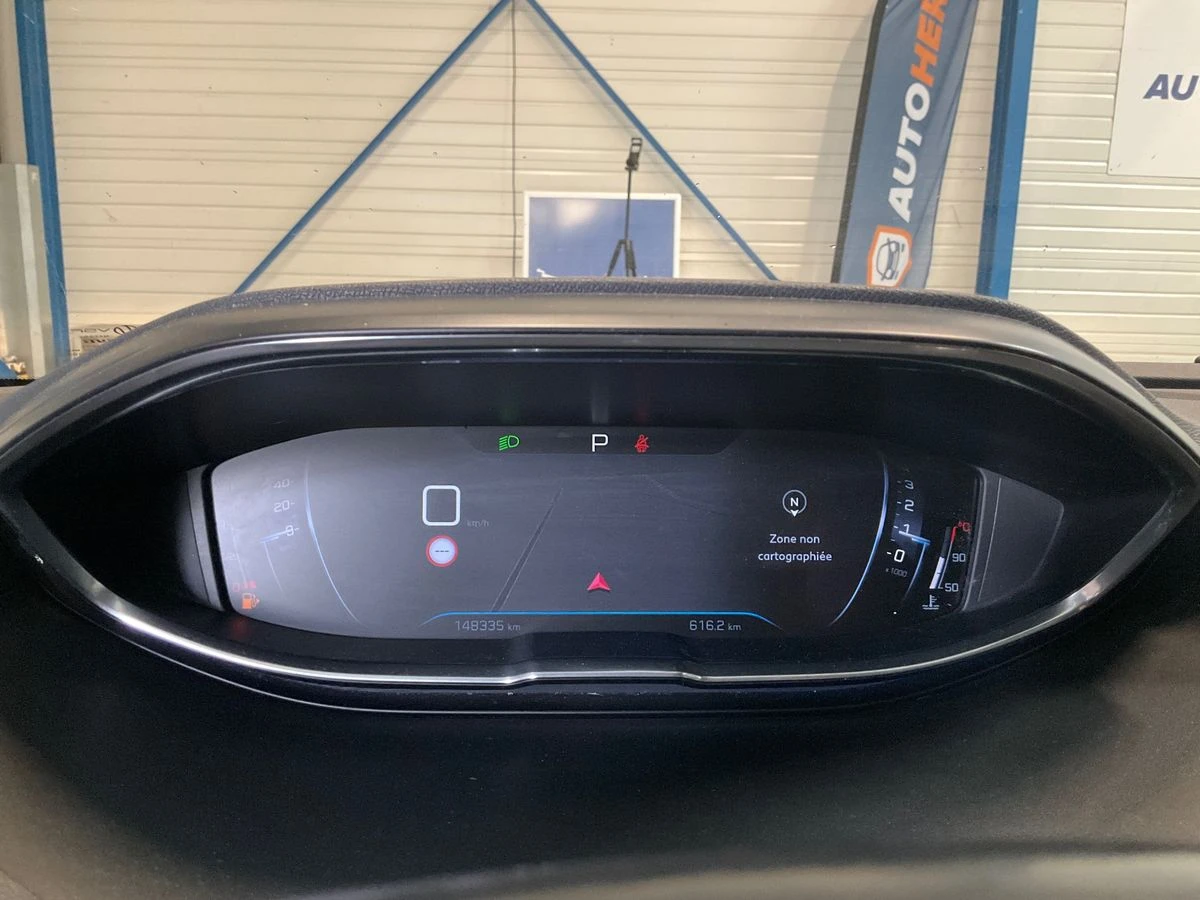 Peugeot 3008 БЕНЗИН* АВТОМАТИК* Apple* CarPlay* ОЧАКВАН* ВНОС* , снимка 13 - Автомобили и джипове - 53769723