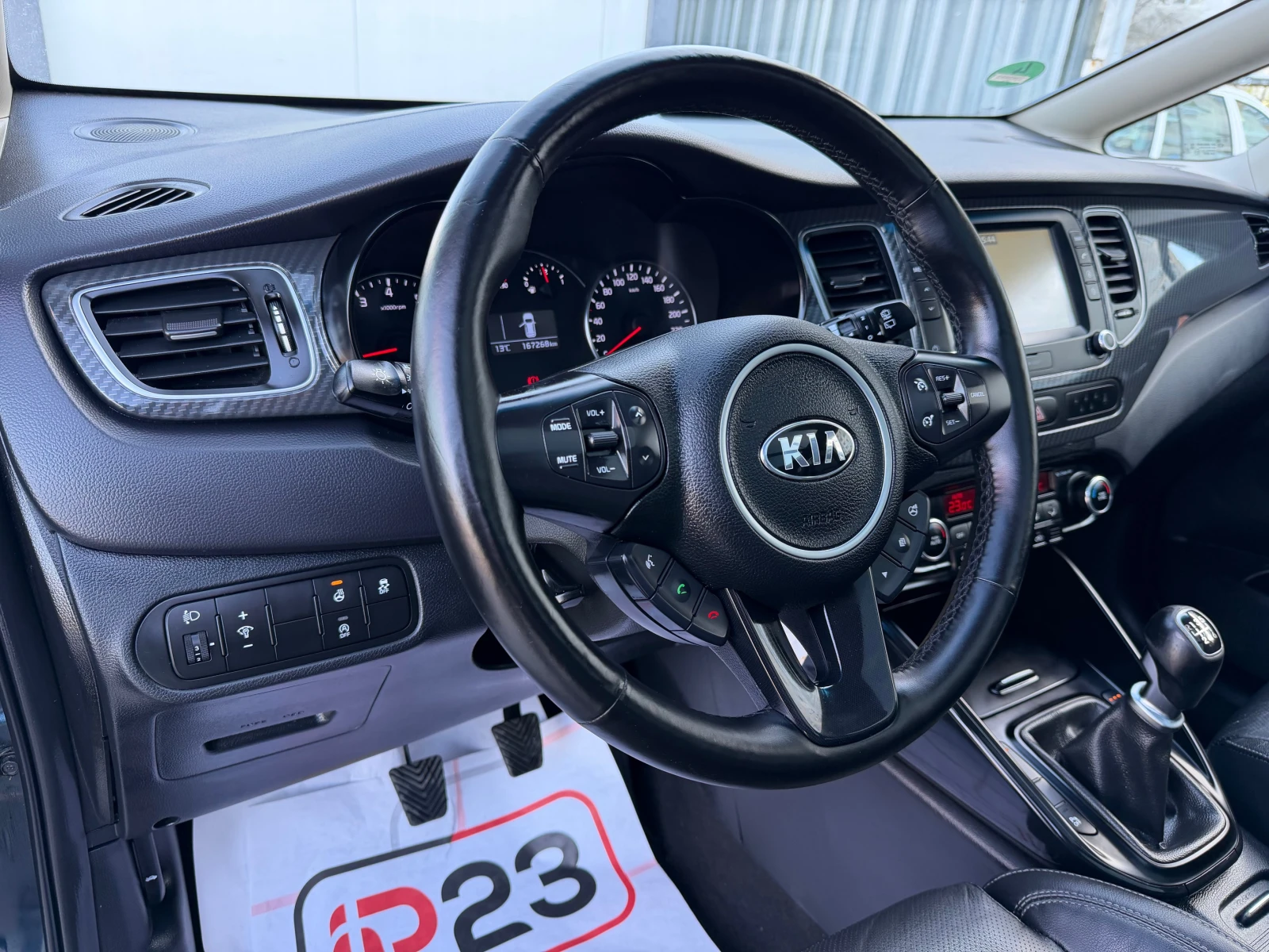 Kia Carens 1.6* Бензин* 2017год.* 7Местен* ЕВРО* 6* * * , снимка 16 - Автомобили и джипове - 53769723