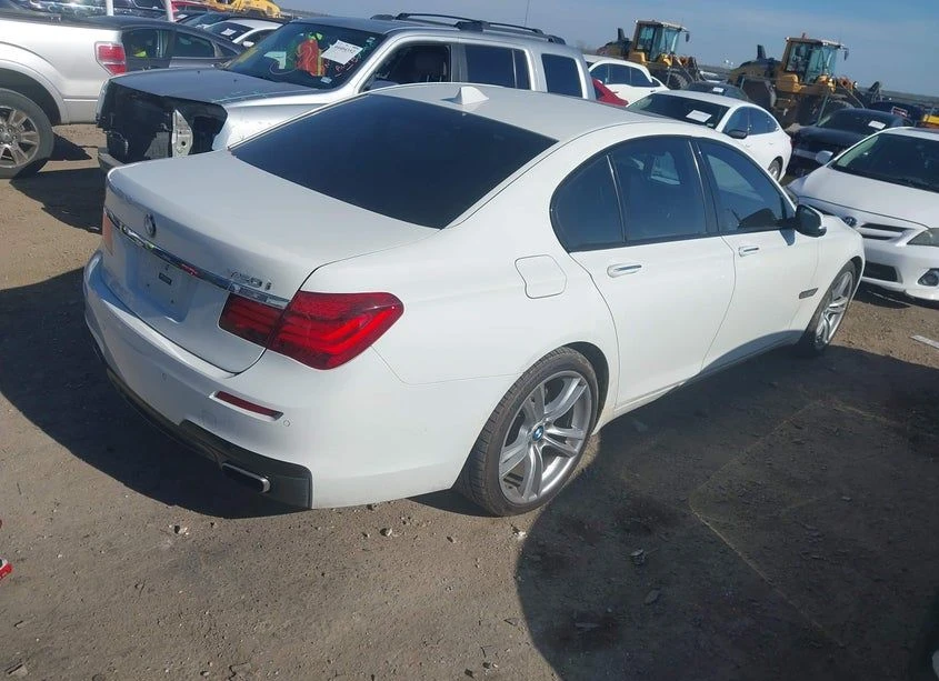 BMW 750  - изображение 4