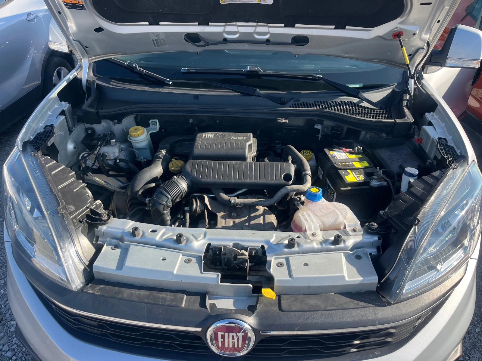 Fiat Doblo 1.4 Turbo , снимка 15 - Автомобили и джипове - 53829924