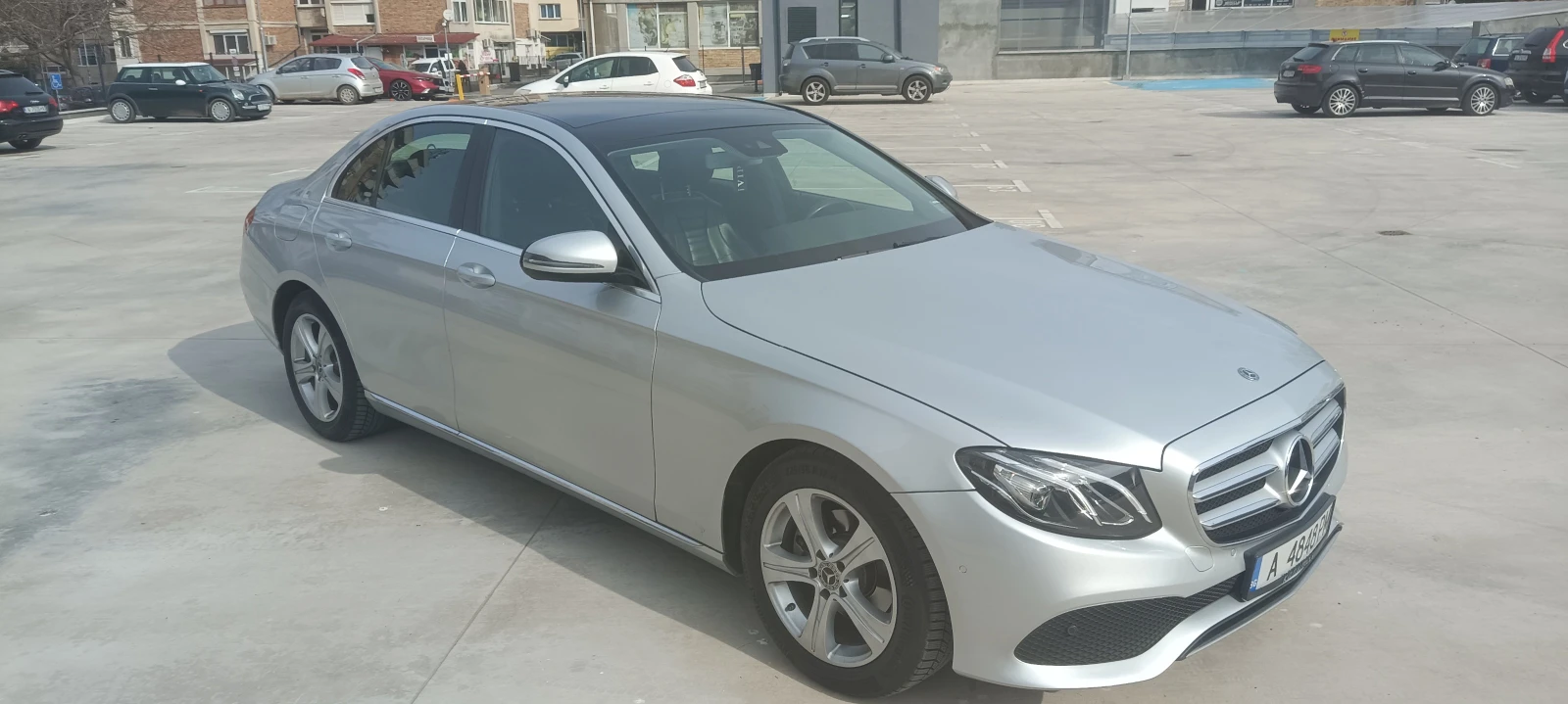 Mercedes-Benz E 220, снимка 9 - Автомобили и джипове - 53921120