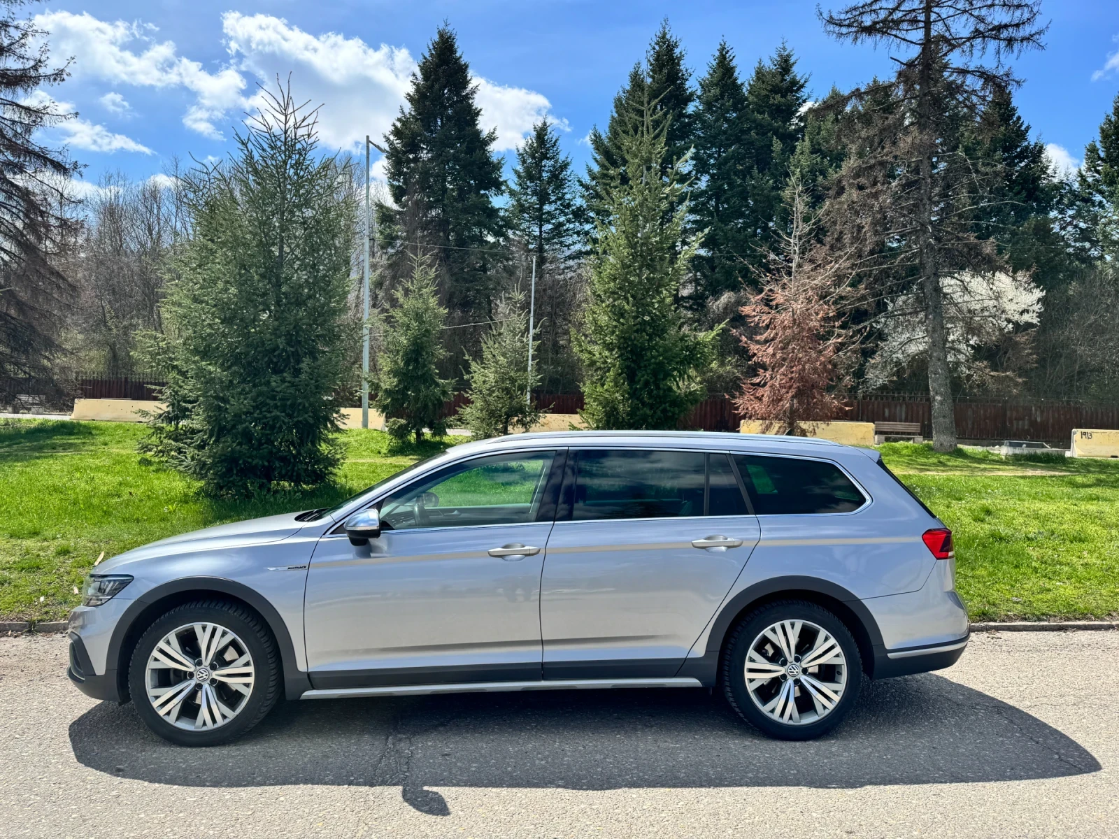 VW Passat Alltrack B8.5, сервизиран в Porsche, снимка 3 - Автомобили и джипове - 54153841