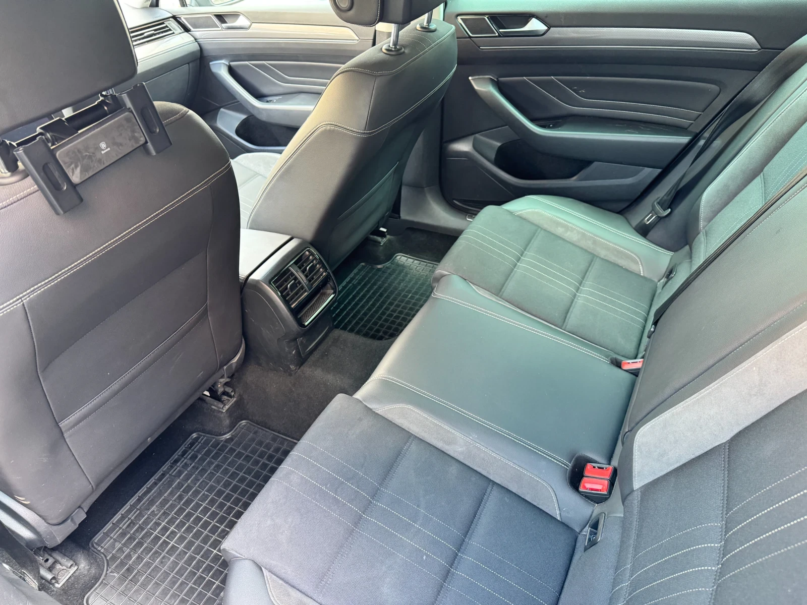 VW Passat Alltrack B8.5, сервизиран в Porsche, снимка 9 - Автомобили и джипове - 54153841