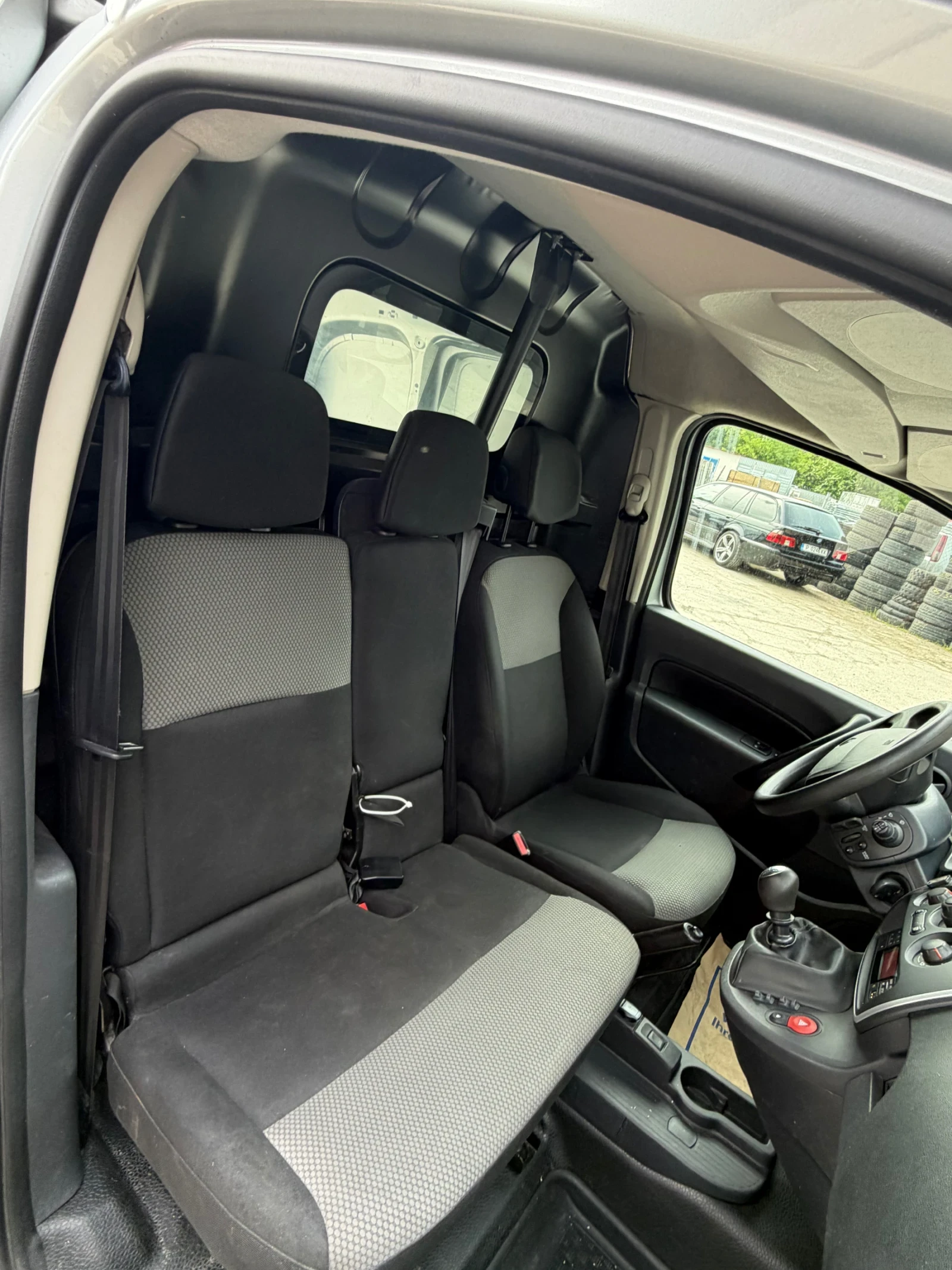 Renault Kangoo 1.5 Dci 95ps, снимка 11 - Автомобили и джипове - 54231836