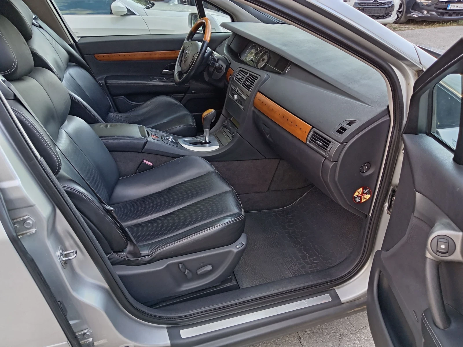 Renault Vel satis 3.0 Diesel Automatic, снимка 9 - Автомобили и джипове - 54402273