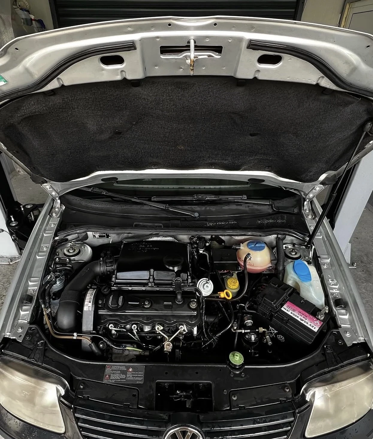 VW Polo 1.9 SDI, снимка 12 - Автомобили и джипове - 54554195