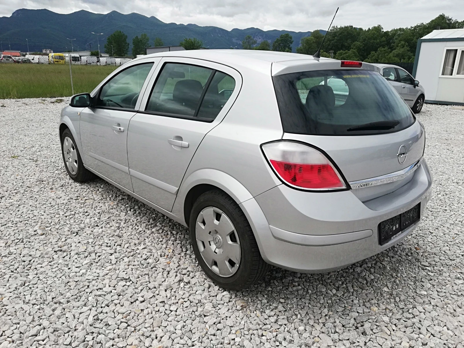 Opel Astra 1.6i klima, снимка 4 - Автомобили и джипове - 54596255