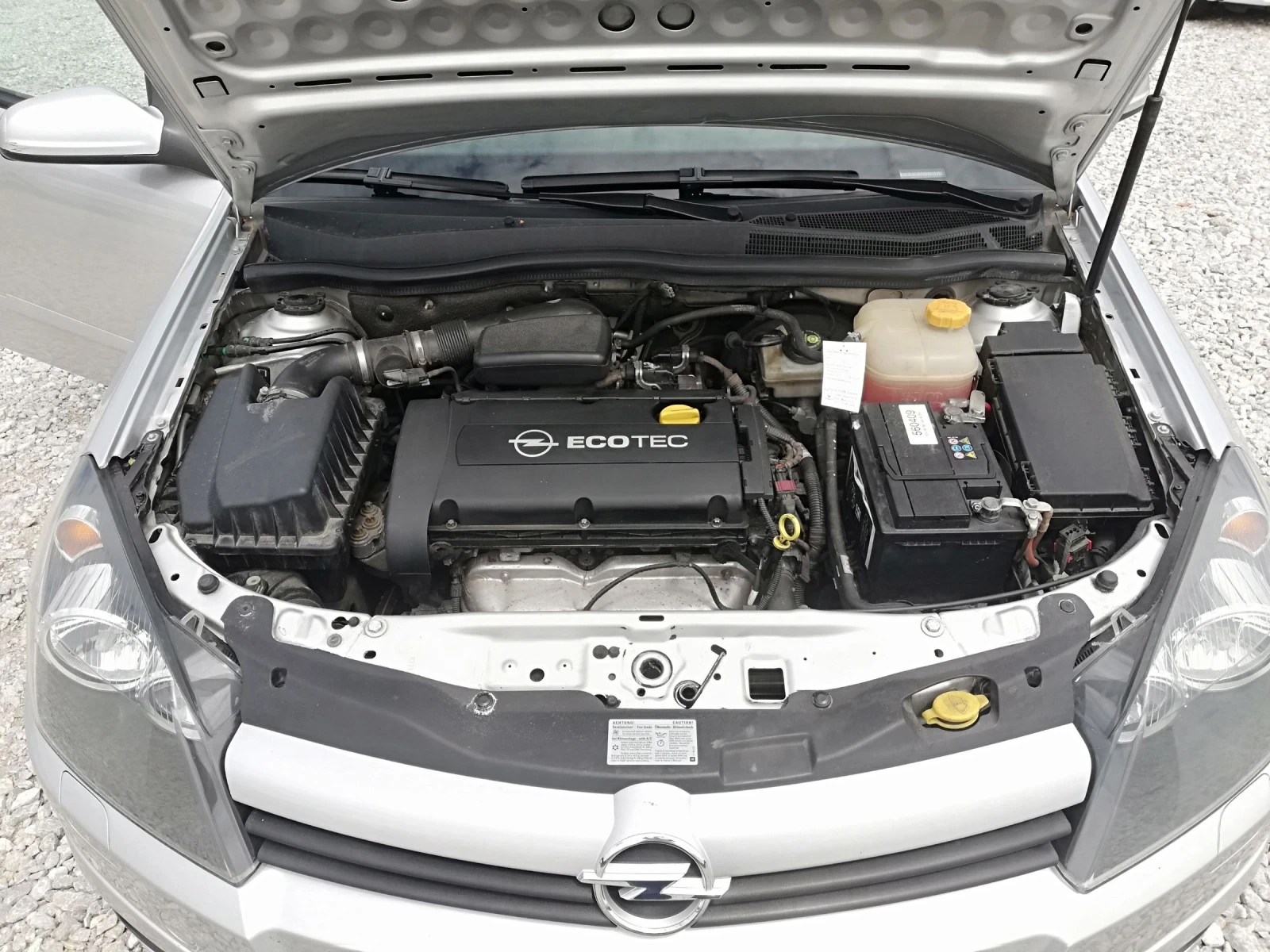 Opel Astra 1.6i klima, снимка 17 - Автомобили и джипове - 54596255