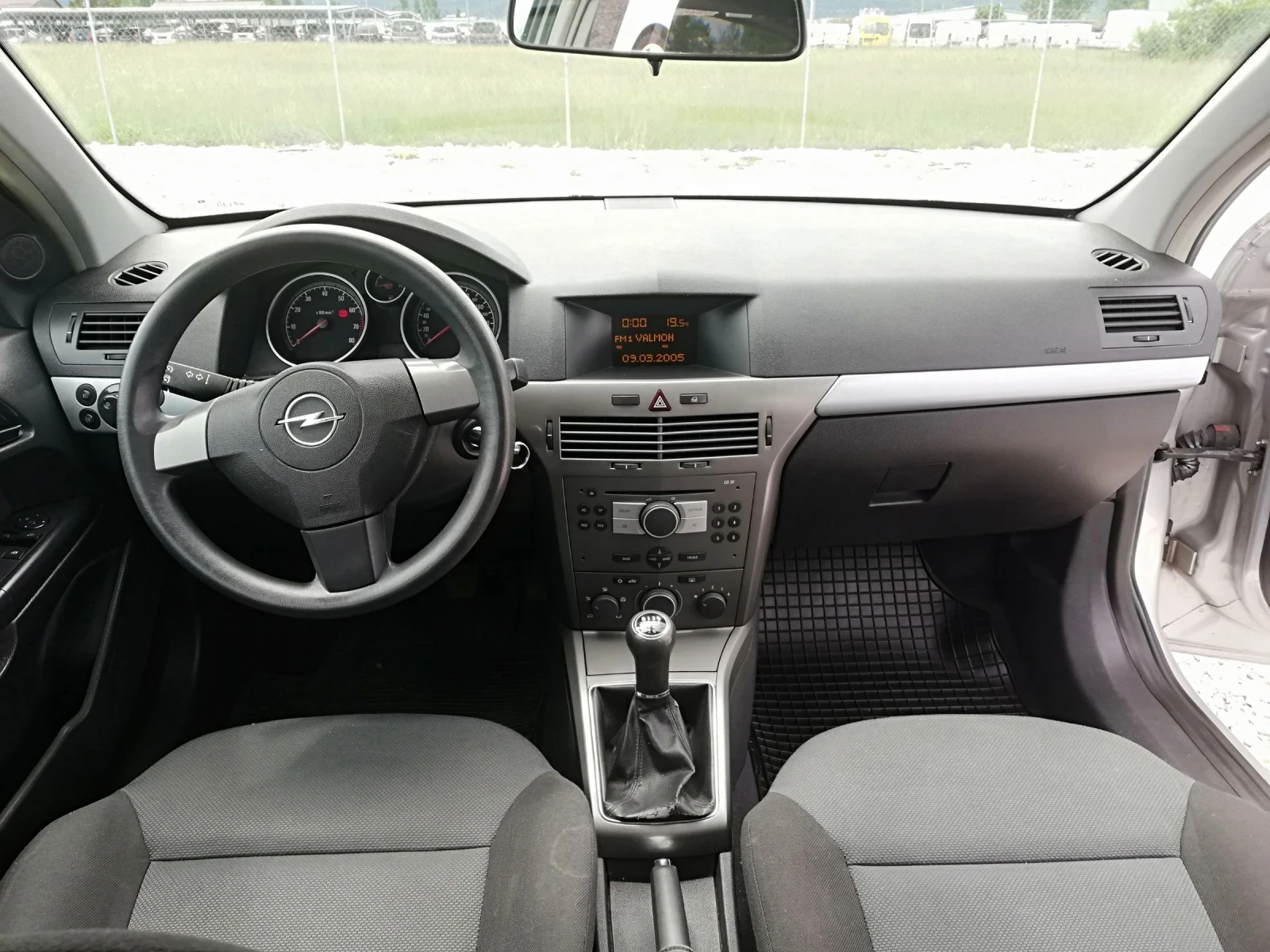 Opel Astra 1.6i klima, снимка 14 - Автомобили и джипове - 54596255