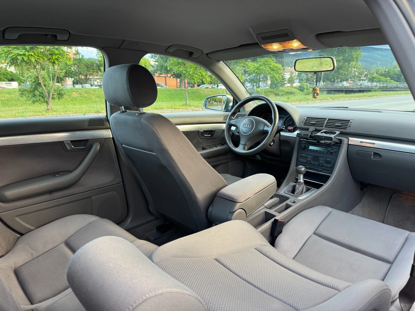 Audi A4 1.8 Turbo Quattro | Газ | 6 скорости, снимка 9 - Автомобили и джипове - 54943291
