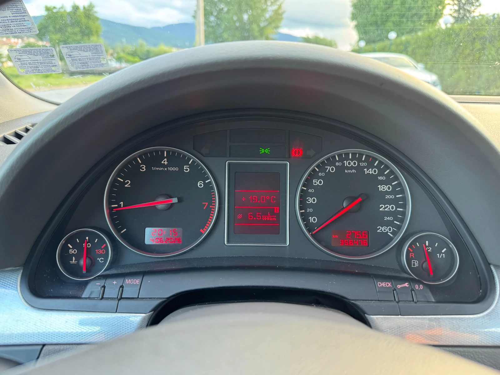 Audi A4 1.8 Turbo Quattro | Газ | 6 скорости, снимка 14 - Автомобили и джипове - 54943291