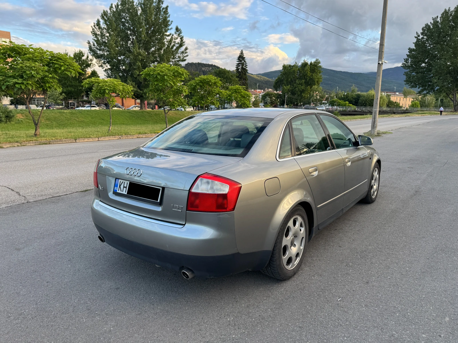 Audi A4 1.8 Turbo Quattro | Газ | 6 скорости, снимка 7 - Автомобили и джипове - 54943291