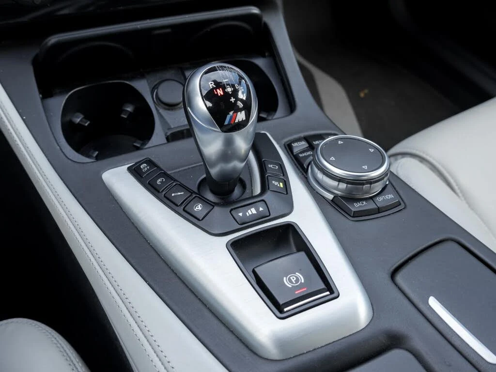 BMW M5 Bang & Olufsen/ HUD/ PANO/ ОБДУХВАНЕ/             , снимка 16 - Автомобили и джипове - 55394617