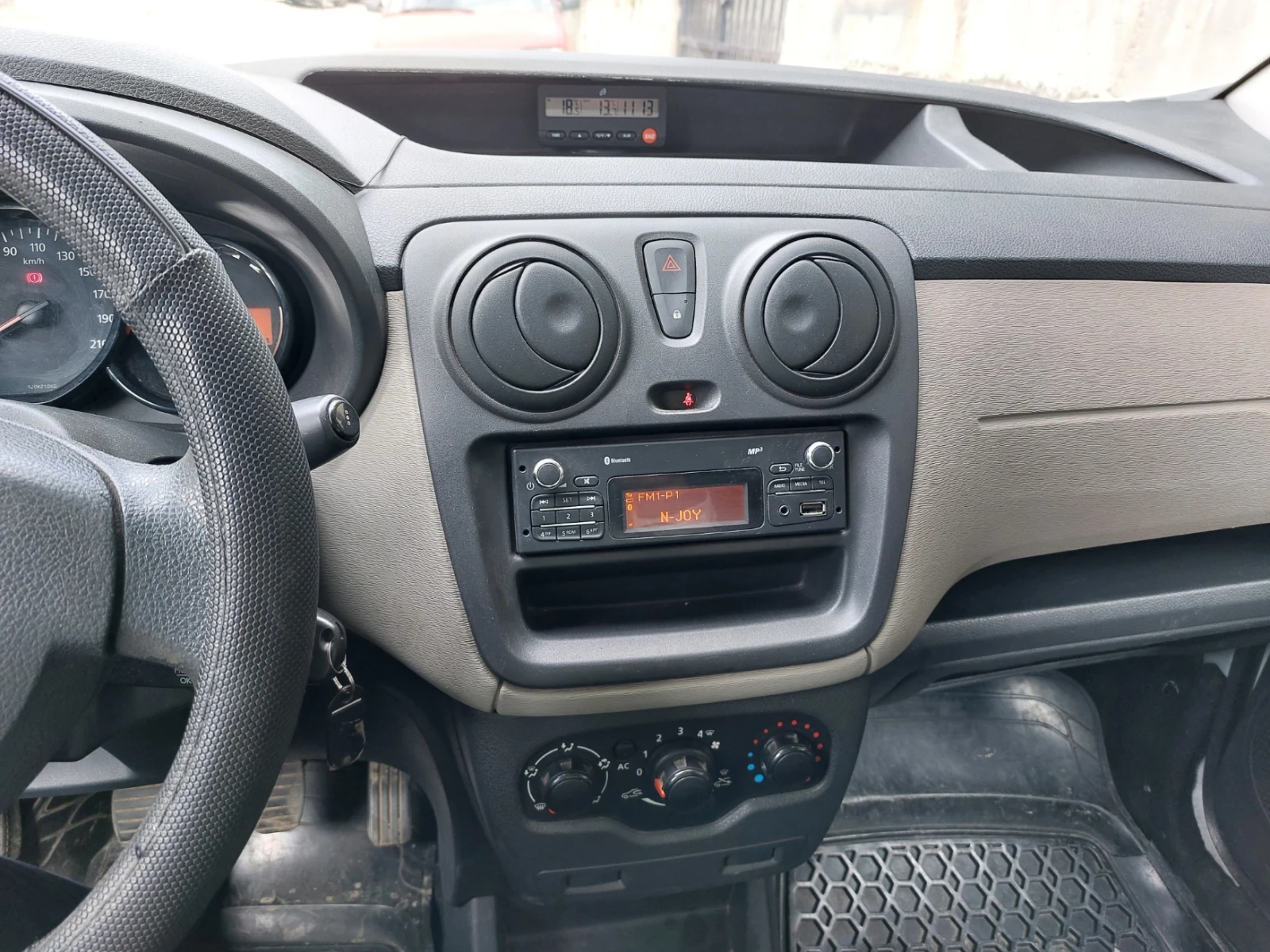 Dacia Dokker Express 1.5dci, снимка 10 - Автомобили и джипове - 55630550