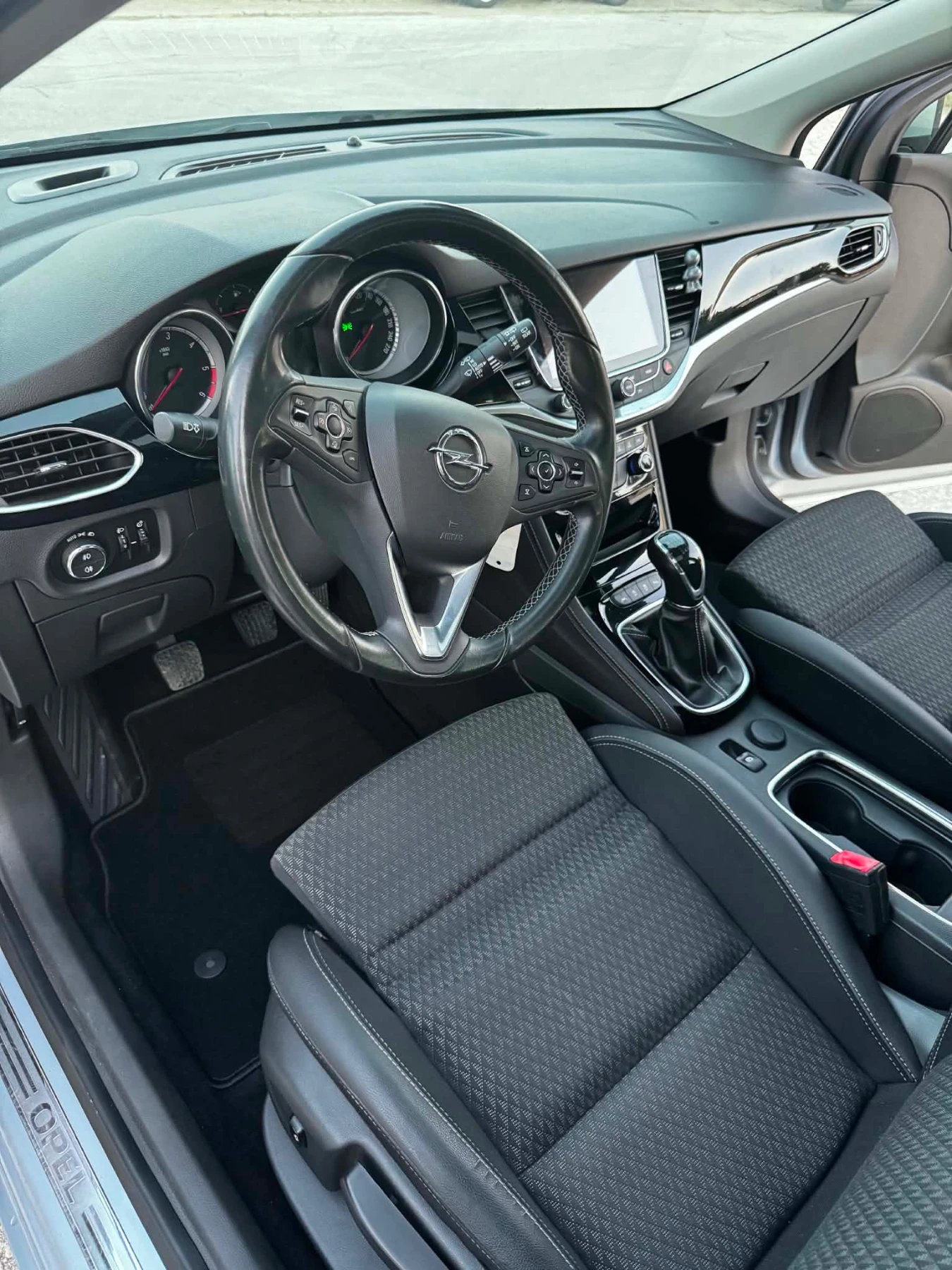 Opel Astra 1.6СDTI Innovation Sport Tourer+ * Start/Stop , снимка 5 - Автомобили и джипове - 55630968