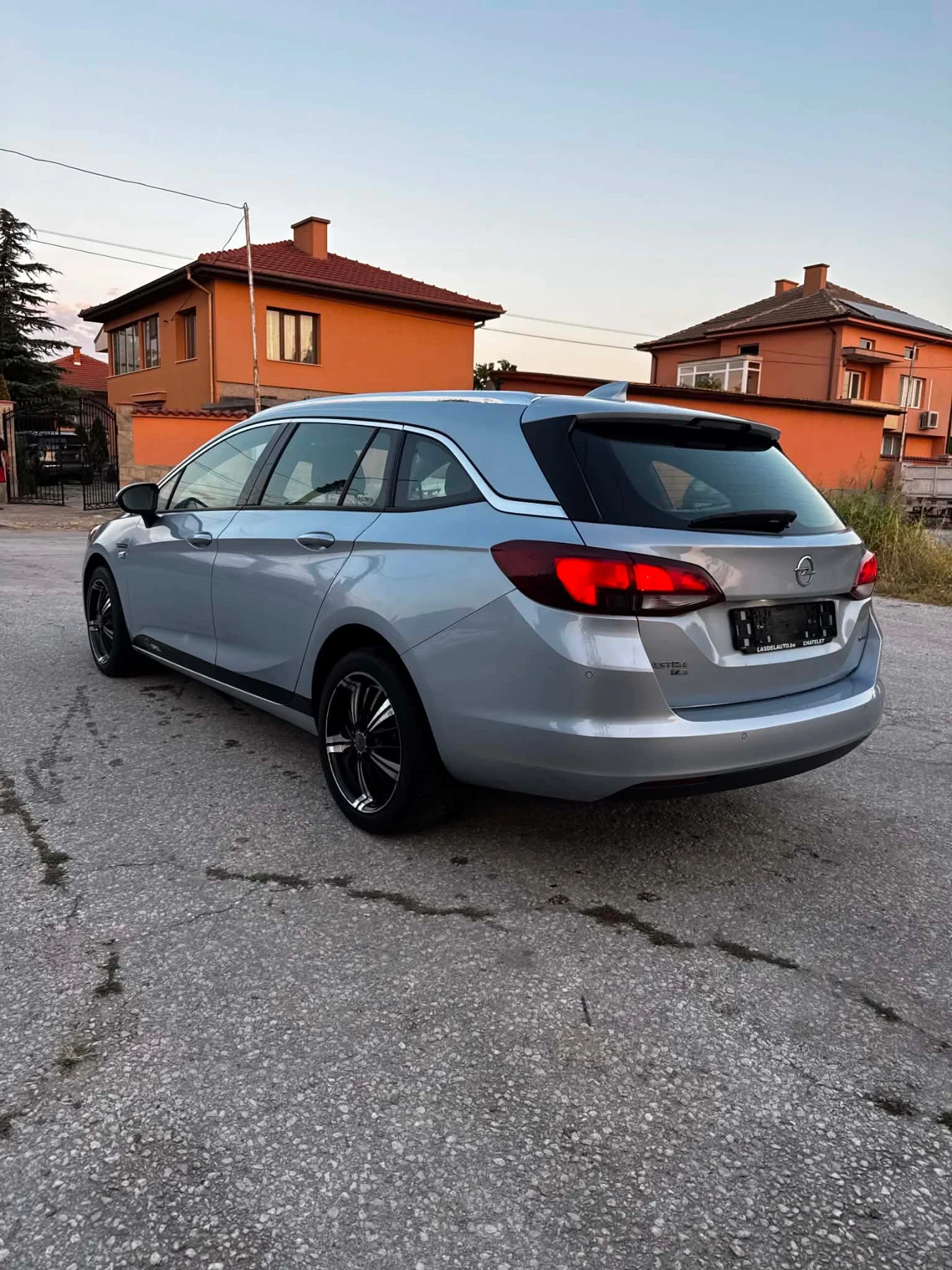 Opel Astra 1.6СDTI Innovation Sport Tourer+ * Start/Stop , снимка 3 - Автомобили и джипове - 55630968