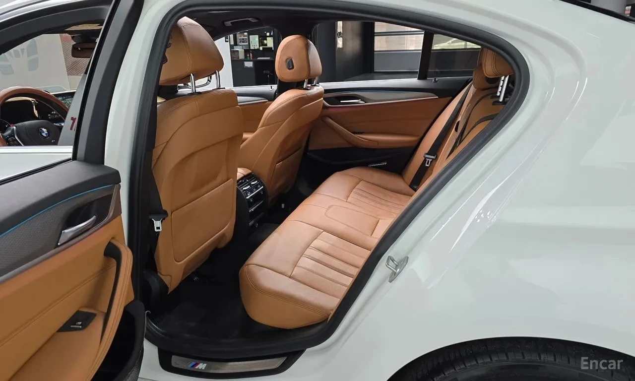 BMW 520 XDRIVE20D * M SPORT* ФИКСИРАНА ЦЕНА ДО БЪЛГАРИЯ*  , снимка 16 - Автомобили и джипове - 56083602