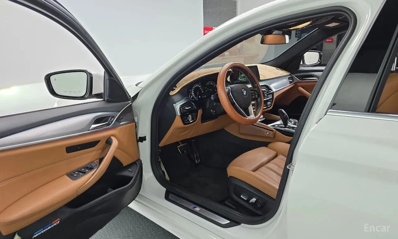 BMW 520 XDRIVE20D * M SPORT* ФИКСИРАНА ЦЕНА ДО БЪЛГАРИЯ*  , снимка 9 - Автомобили и джипове - 56083602
